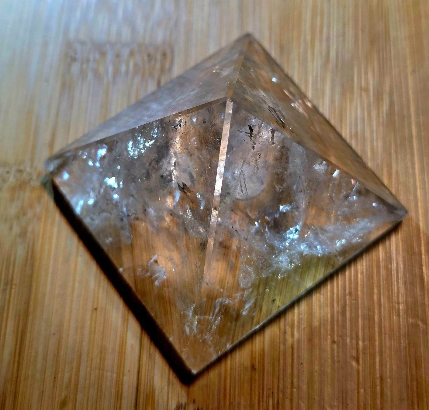 Minerali & Pietre curative: Klare Bergkristall Pyramide E 96g – Nuovo e nell'imballaggio originale da Matzingen venduto da Shay_Crystalz 1