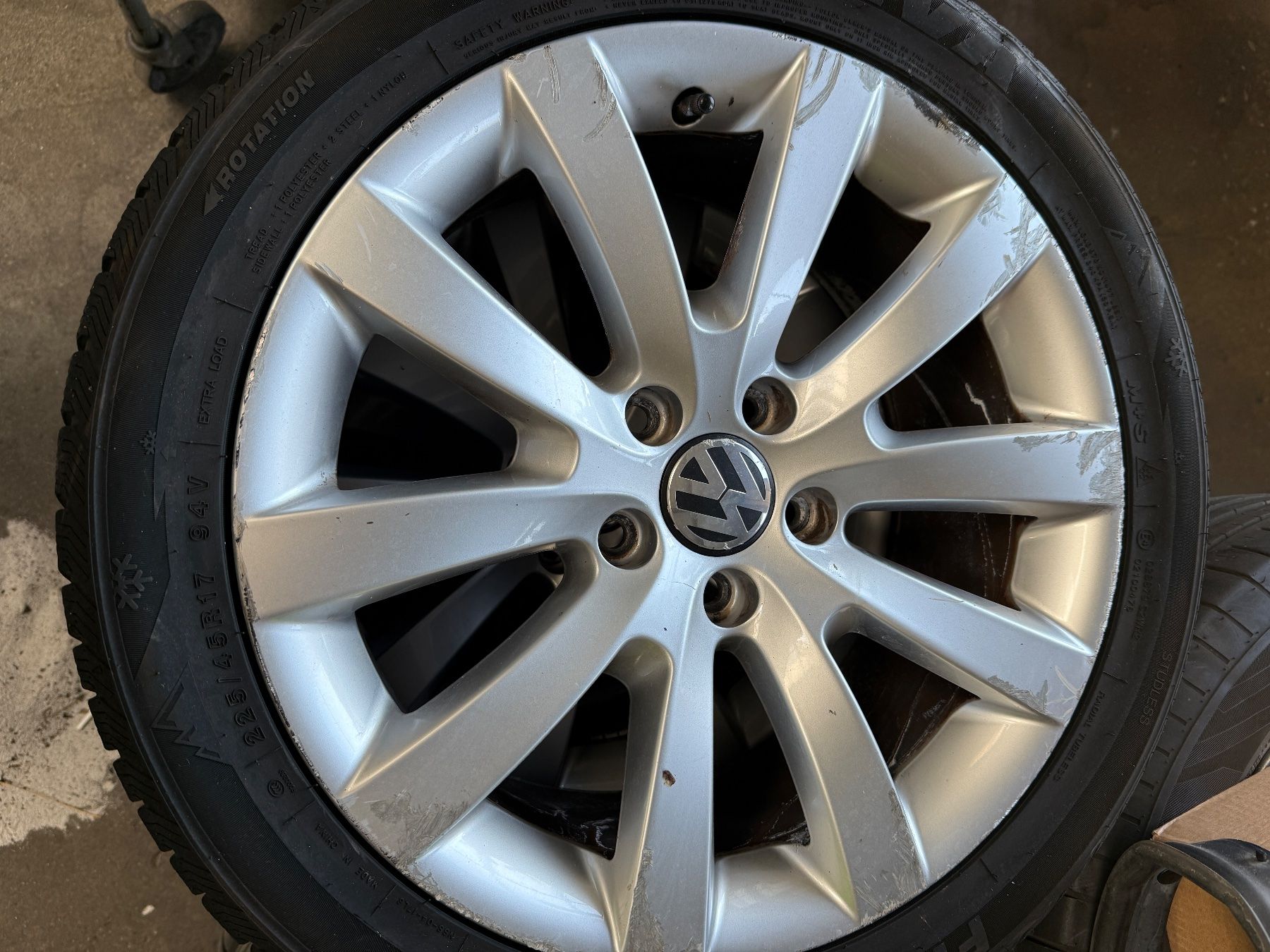 Volkswagen Pneumatici & Ruote complete: VW Passat,Scirocco 225/45R17 – Usato da Oftringen venduto da Leonsara 6