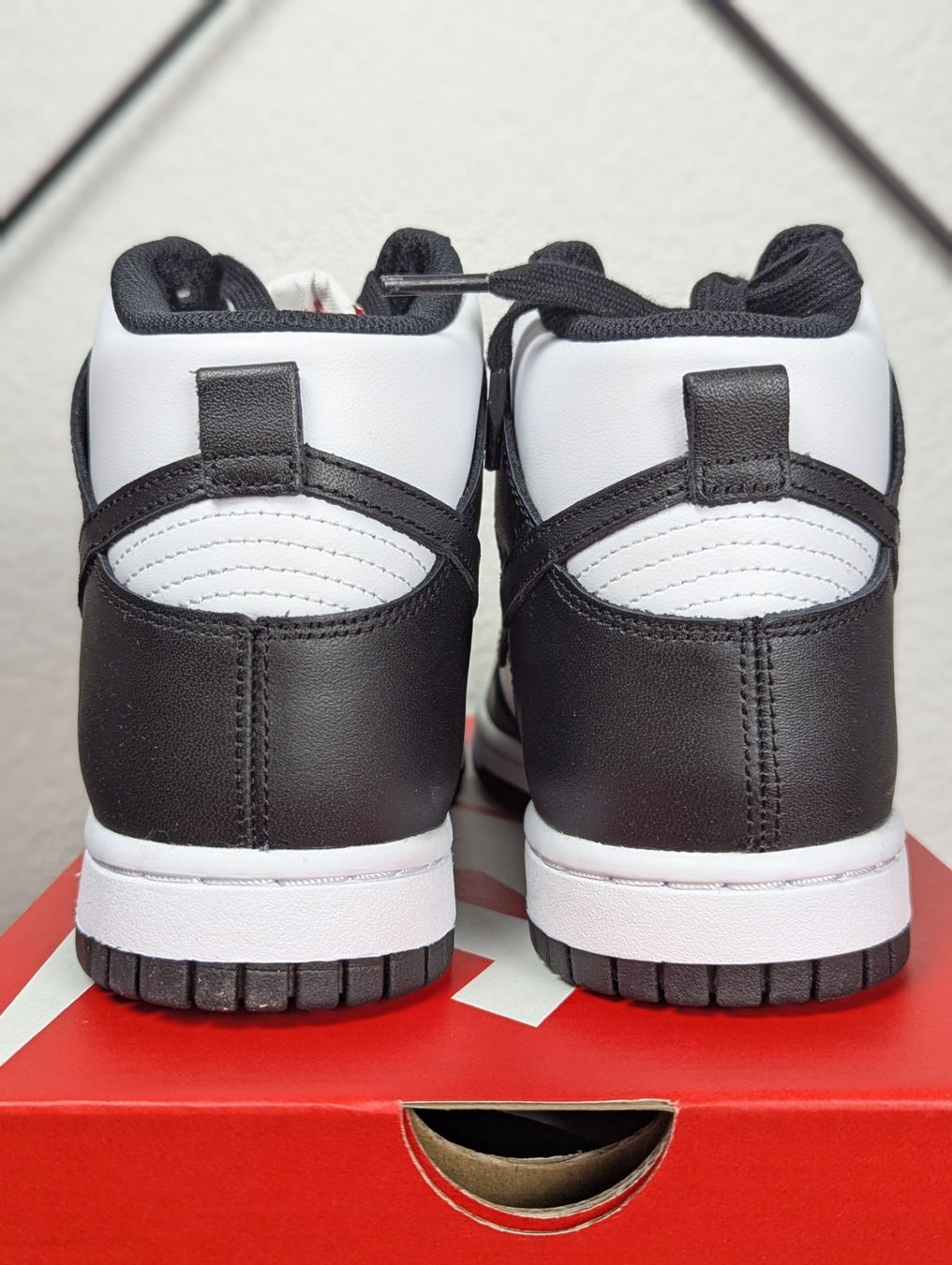 Nike Scarpe da donna: Nike Dunk High "Panda" - Neuves - Taille 38 – Nuovo e nell'imballaggio originale da Yvorne venduto da Bocchino_1291 5