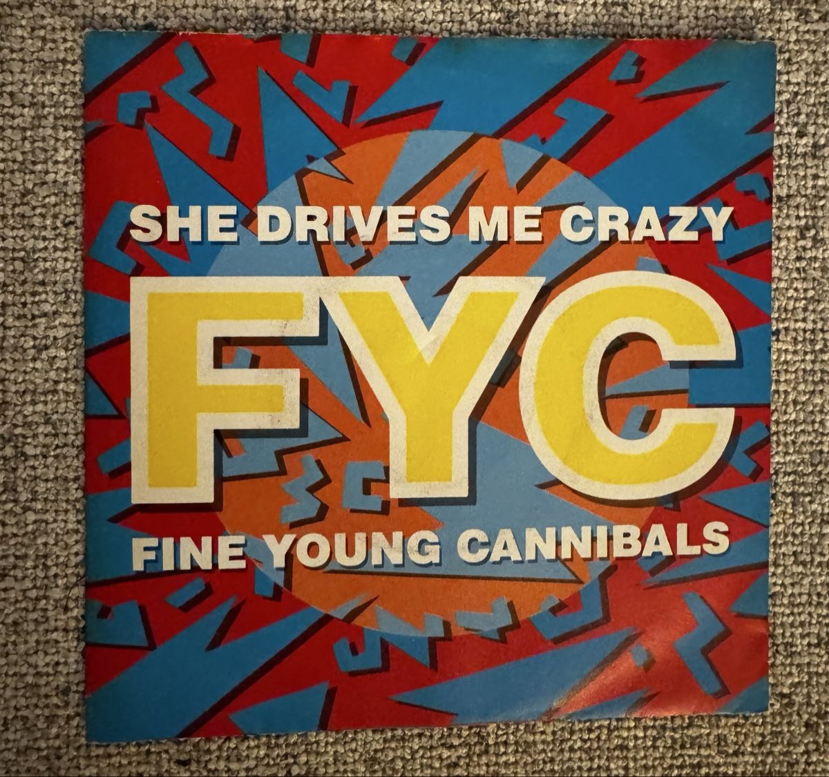 Dischi in vinile: Fine Young Cannibals -  She Drives Me Crazy -7" Single - 80s – Usato da Rorbas venduto da BlackstarRecords