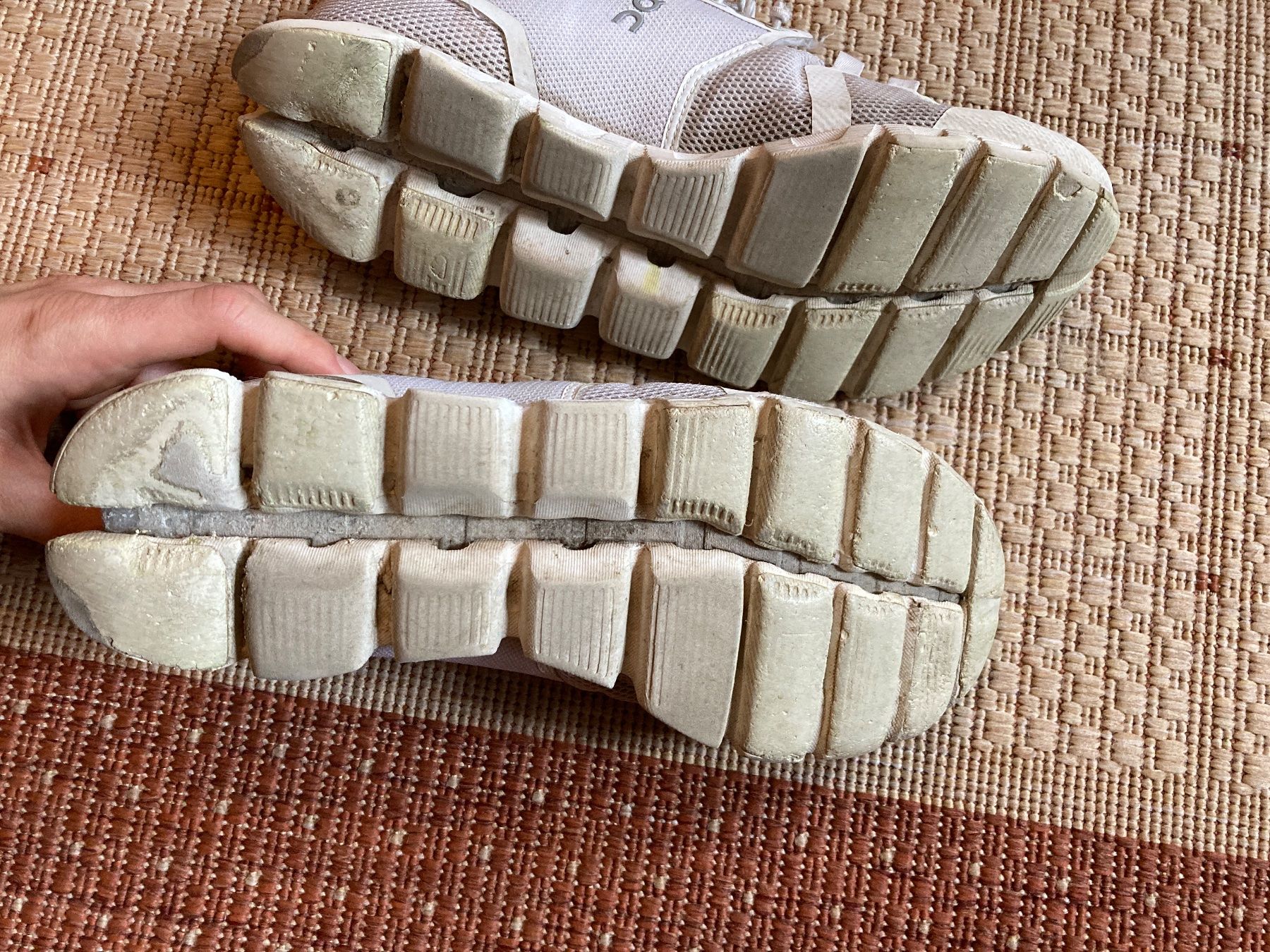 On Scarpe da donna: Laufschuhe ON Cloud, Grösse 38.5 – Usato da Saanen venduto da mia_vogr 4