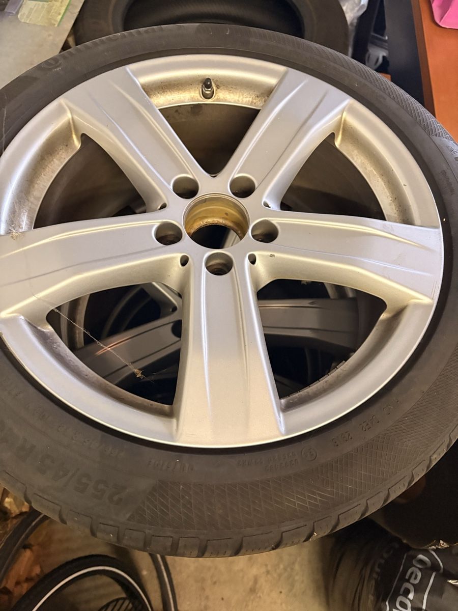 Pneumatici & Ruote complete: 4 Alufelgen mit Winterreifen und 8 Autoreifen – Usato da Buchs SG venduto da nicosjudo