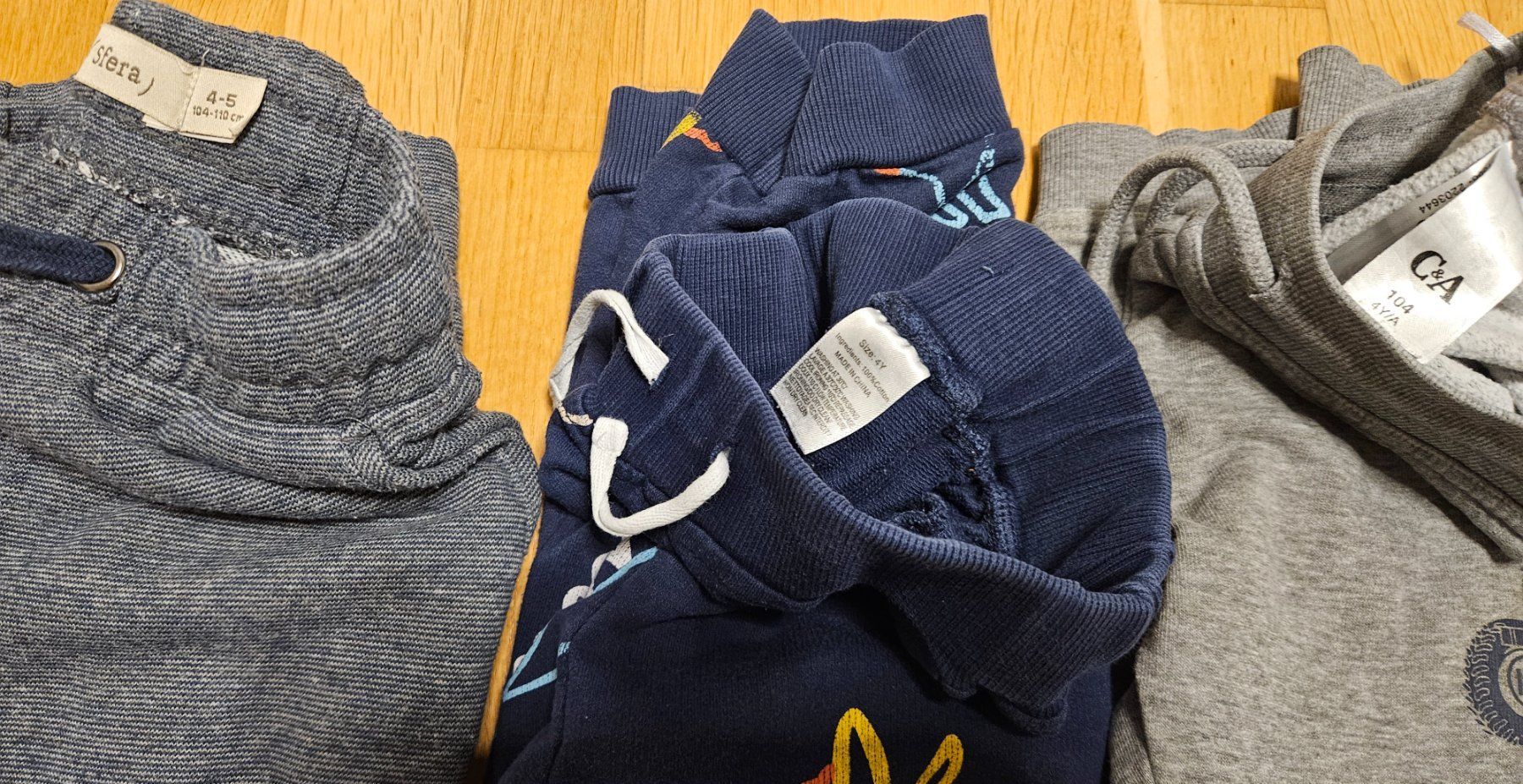 Lotti & Set di vestiti: Jogging Trainerhosen Kind Grösse 104 – Usato da Utzenstorf venduto da and_c8wy 1