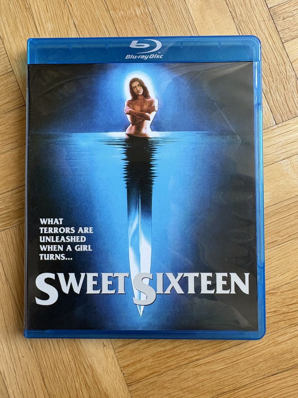 Tutti i DVDs: Sweet Sixteen - Code Red - Blu-ray – Nuovo (secondo la descrizione) da Zürich venduto da Malcom