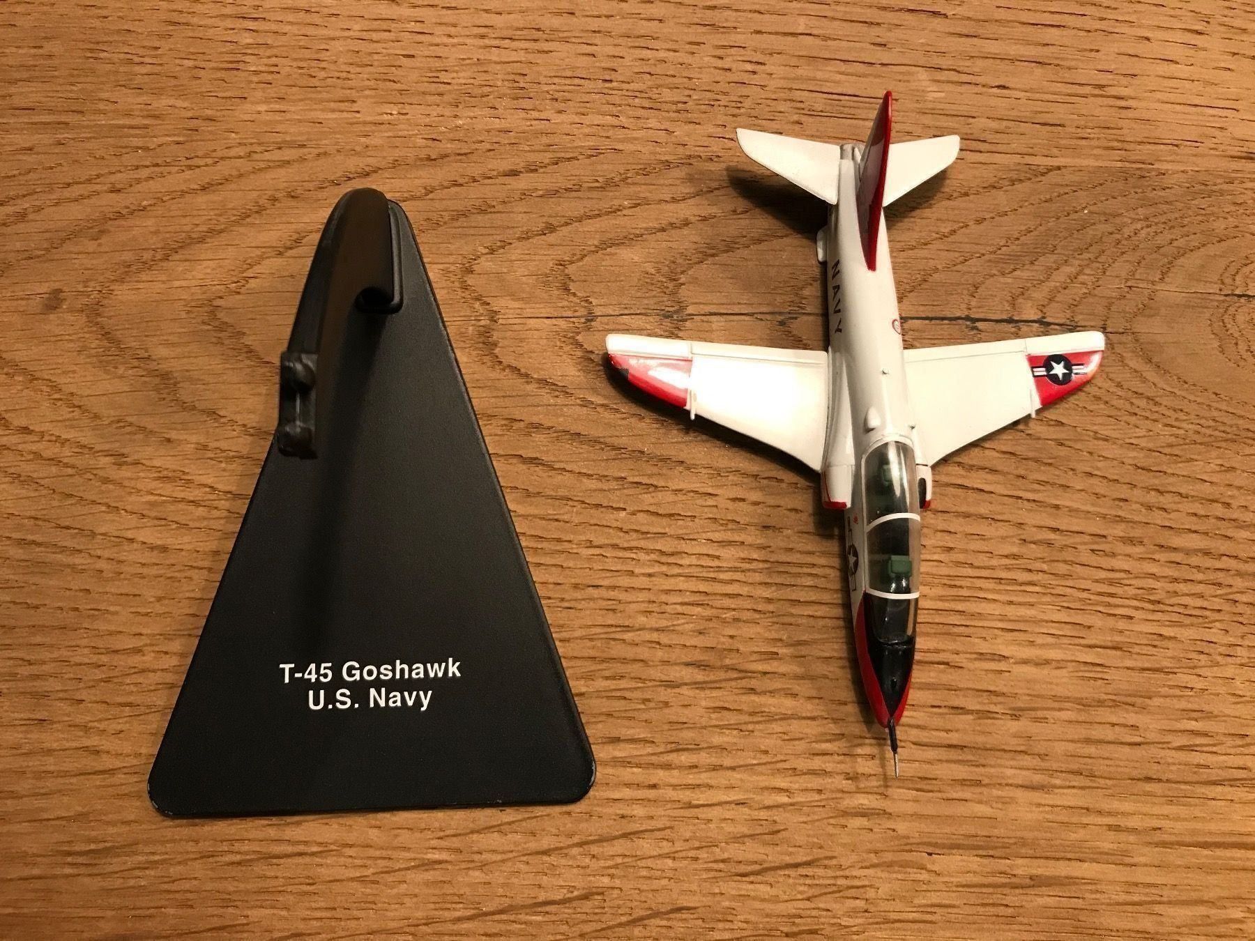 Kits de montage: T-45 Goshawk "U.S. Navy" Flugzeugmodell – D'occasion à Kloten par Bargainhunter_2012 2