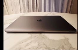 Apple MacBook Pro 13“ (2020) -