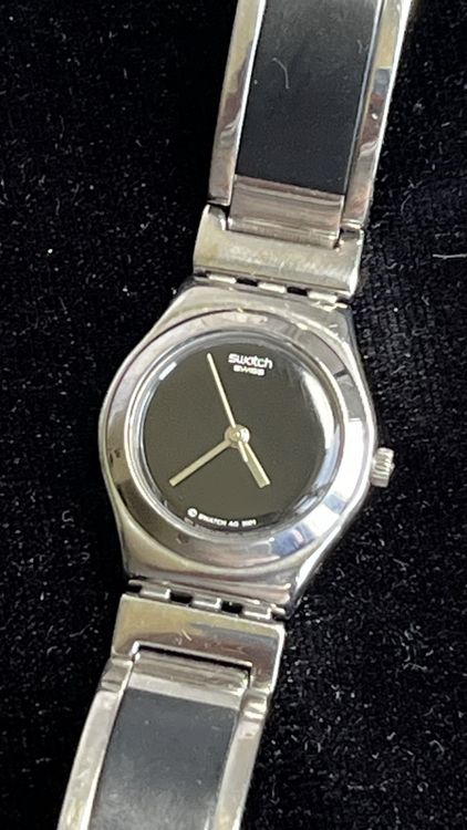 Swatch Montres: Swatch Damenuhr Irony, schwarzes Zifferblatt – D'occasion à Grenchen par chththl