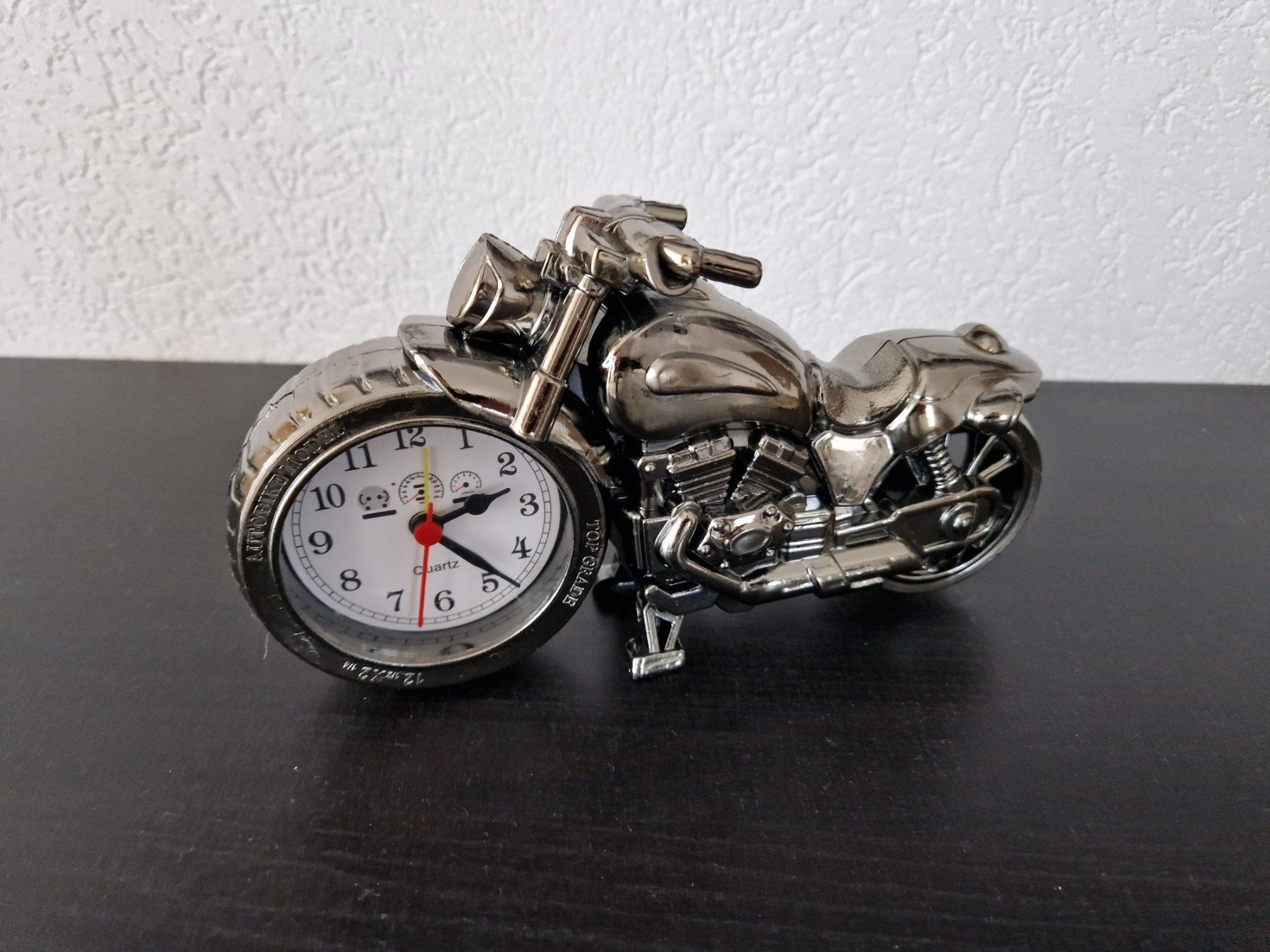 Orologi da terra & Orologi da parete: Uhr im Motorrad Look – Usato da St. Gallen venduto da Pfennich
