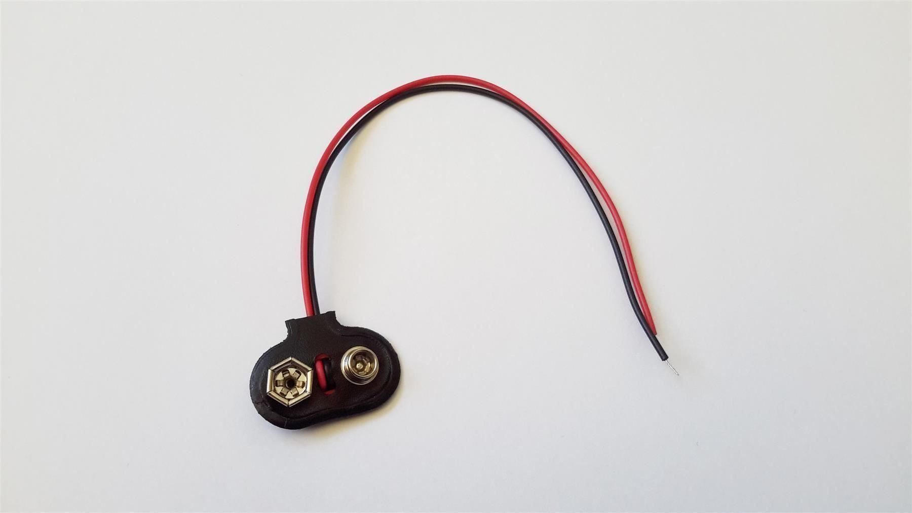 Akkus & Batterien: Batterieclip für 9-Volt-Block, T-Form – Neu und originalverpackt aus St. Gallen von cointec