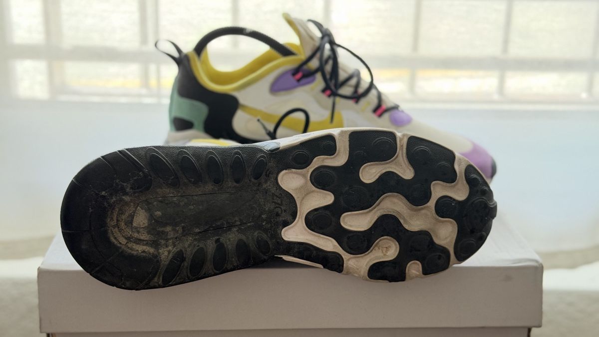 Chaussures hommes: Baskets Nike Air Max 270 React multicolores taille 39 – Défectueux à Boniswil par sol_rr6s 1