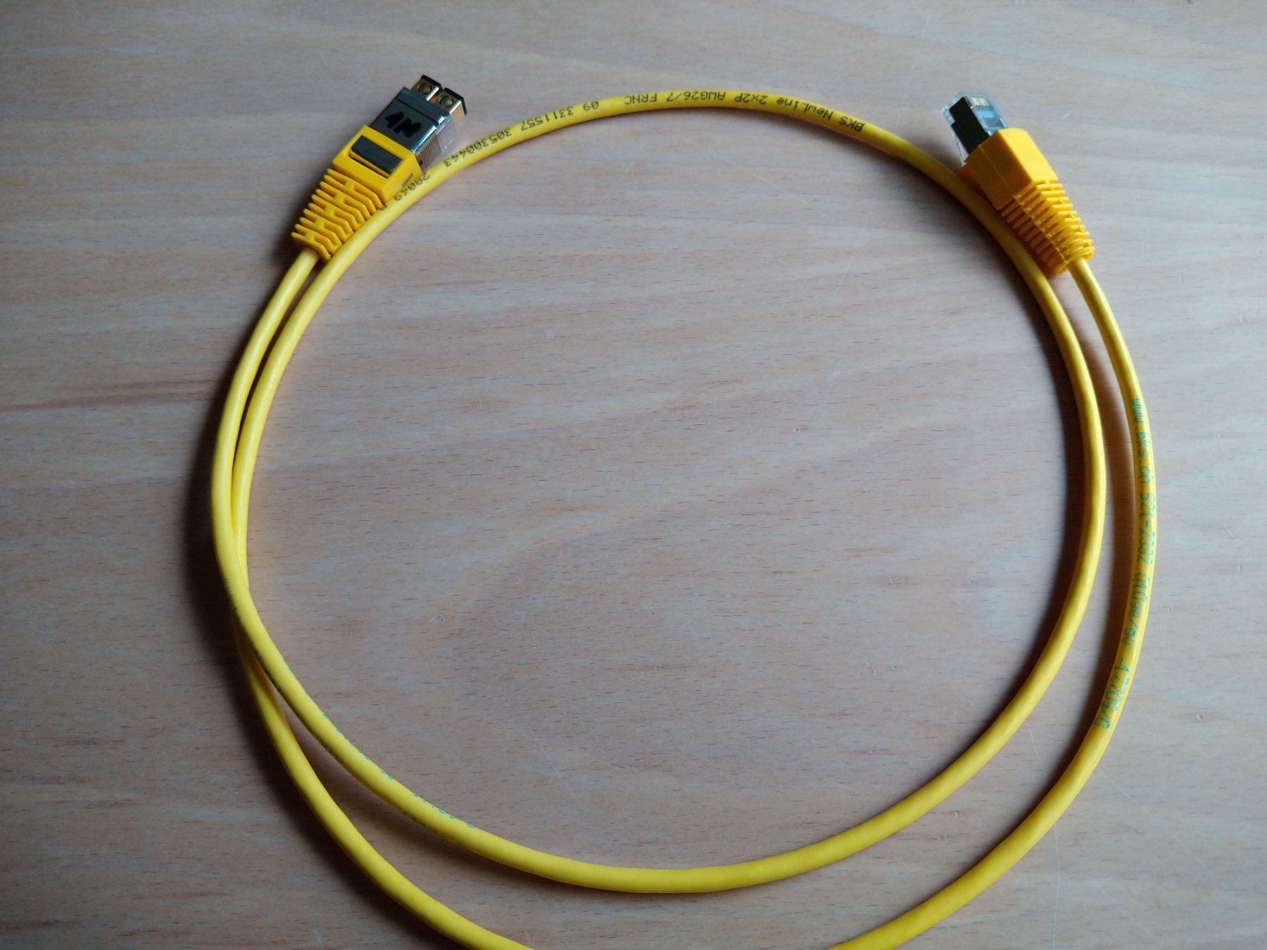 BKS Cavi: BKS Homenet Ethernet Patchkabel 1 m lang, gelb – Usato da Winznau venduto da Cassjopaya