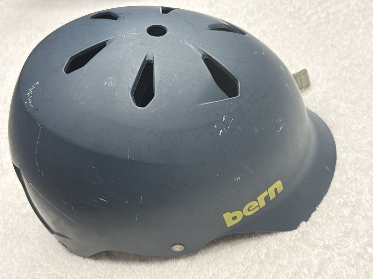 Caschi: Casque Bern  taille S occasion 52-55.5 – Usato da Chenens venduto da anasantos90