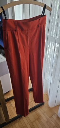 Madeleine Hose, Grösse 40 Herbstliche Farbe Rostrot