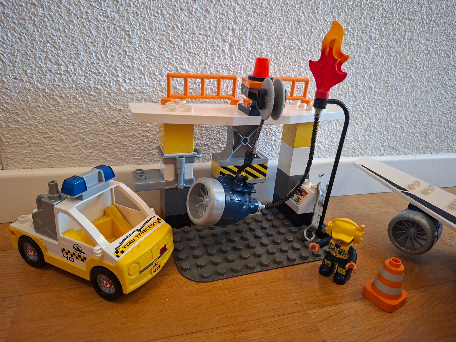 Lego Jouets: LEGO Duplo Grosses Flugzeug mit Flughafen – D'occasion à Balterswil par Steineparadies 3