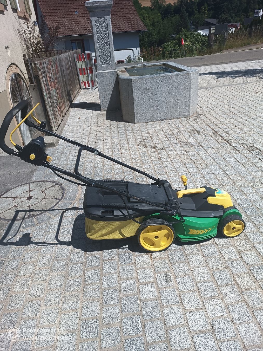 Tagliaerba: Rasenmäher Akku grün gelb  – Usato da Bargen SH venduto da sti_drf8