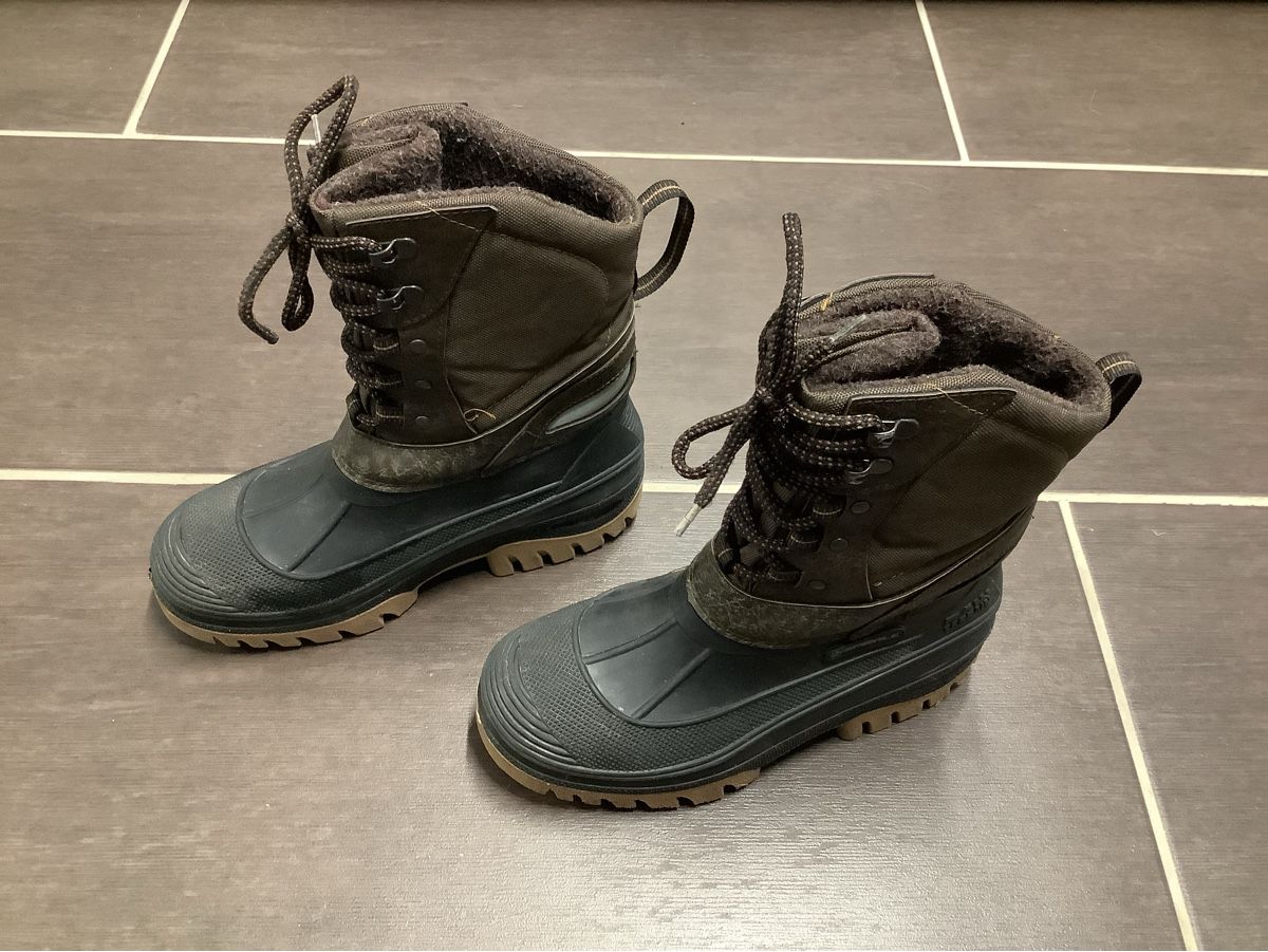 Scarpe per ragazzi: Winterstiefel Spirale Raw Terrain Gr. 37 – Usato da Brugg AG venduto da Sweety_pie