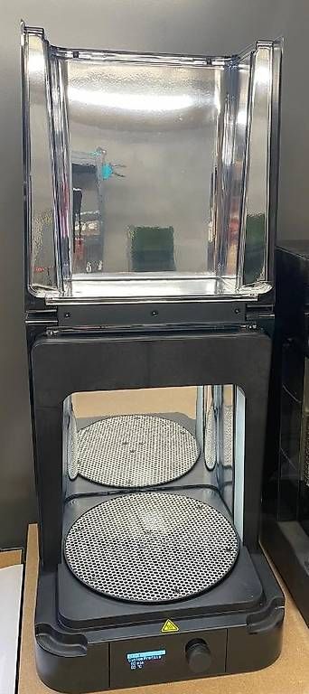 3D Drucker: Formlabs Form 4 + Form Wash V2 + Form Cure + accessoires – Neu und originalverpackt aus Penthaz von hel_p5yz 2