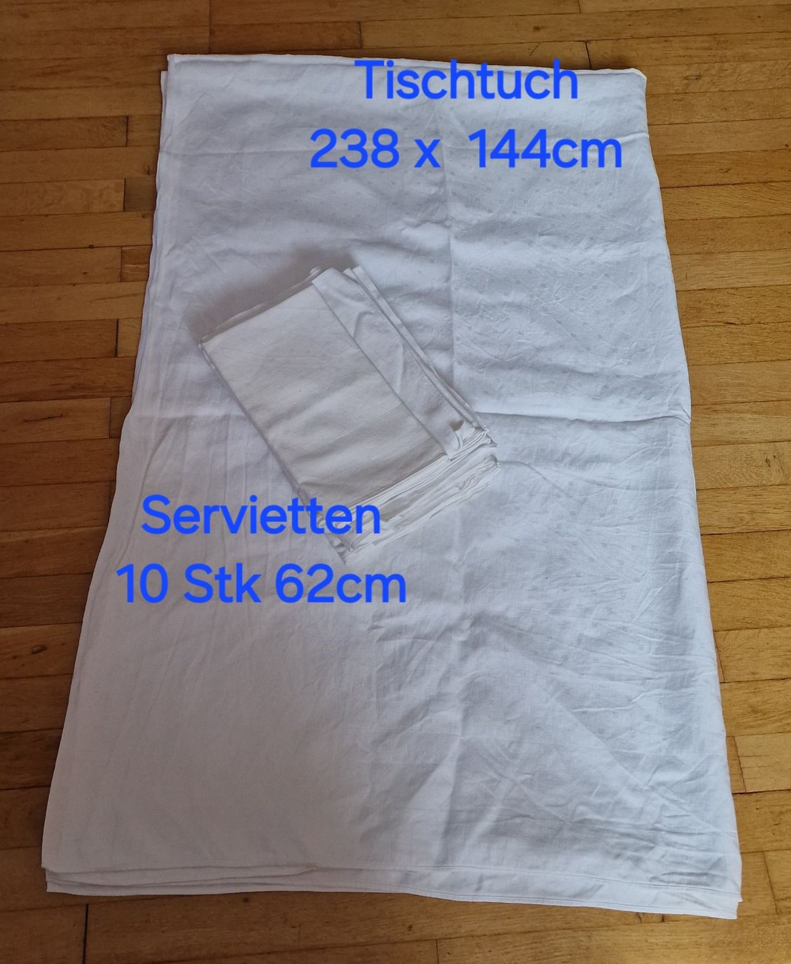 Autre linge de table: Tischtuch mit 10 Servietten, gemustert – D'occasion à Uitikon Waldegg par Smeragol