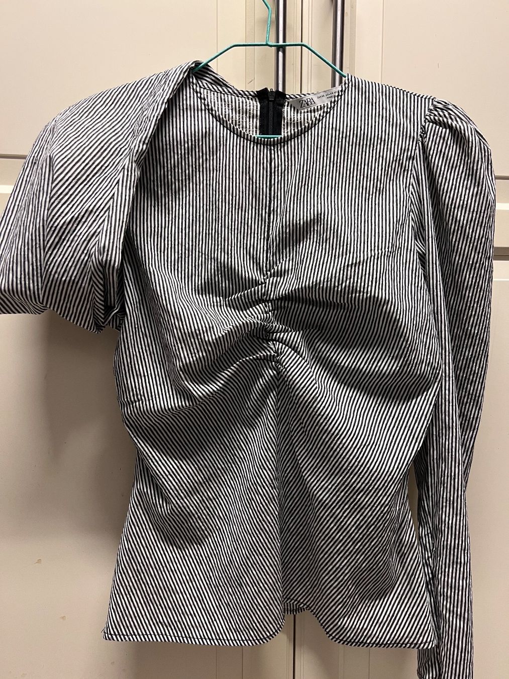 Zara Camicette: Bellissima camicetta Zara – Nuovo (secondo la descrizione) da Bellinzona venduto da bul_mvy5 1