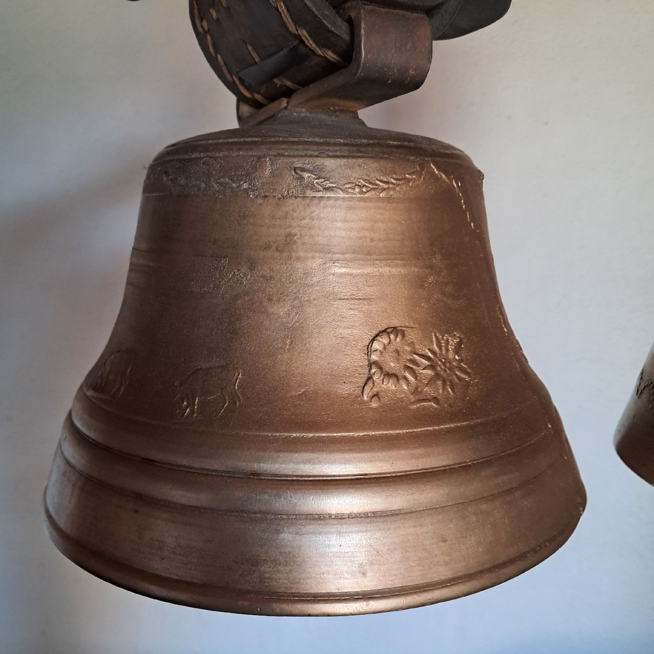 Glocken & Treicheln: 2 ALTE GLOCKEN  – Gebraucht aus Murten von SHETHOF 6