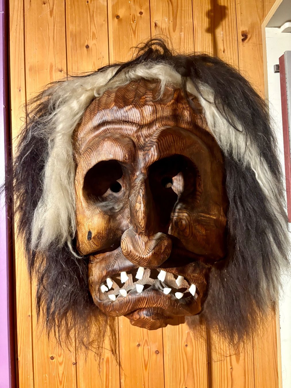 Masken: Lötschentaler Masken – Gebraucht aus Stüsslingen von Ideur1 4