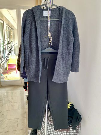 Mädchen Kleider Set Hose+Pullover/Jacke Größe 128/8 Jahre
