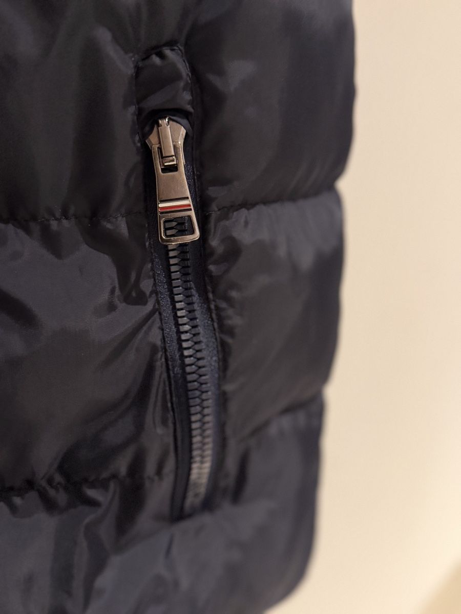Tommy Hilfiger Gilet & Giacche: Tommy Hilfiger Weste – Nuovo e nell'imballaggio originale da Tennwil venduto da Zaylaaa 4