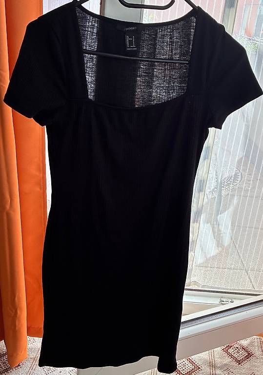 Vestiti: Robe moulante – Usato da Confignon venduto da jus_yr82