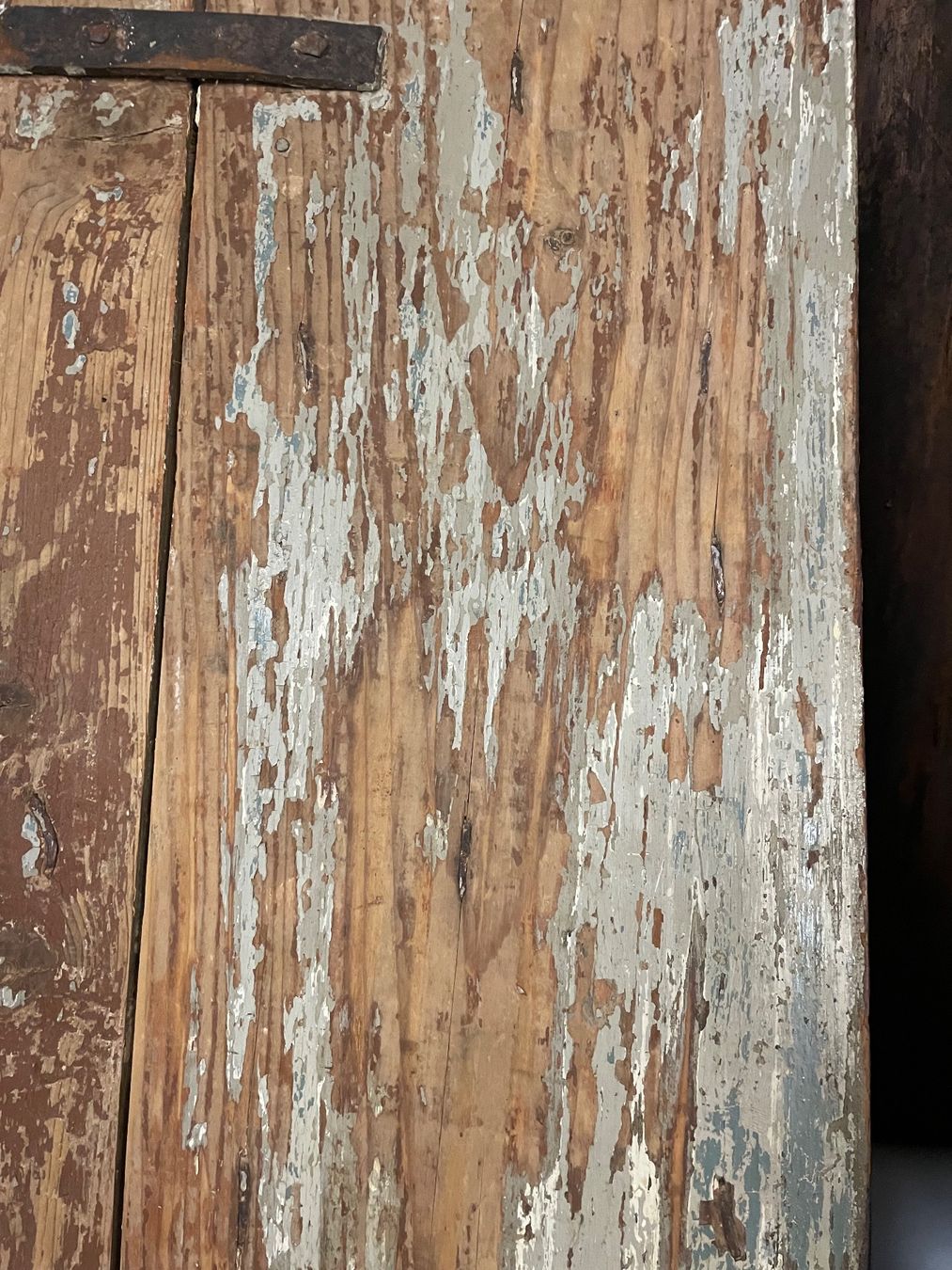 Articoli in legno: Antike Holztore mit Rustikalem Beschlag – Usato da Luzern venduto da helpy 4
