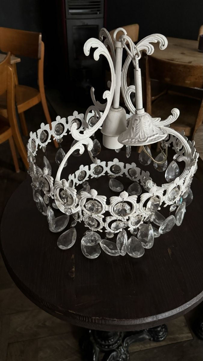 Lampadari & plafoniere: Antiker Kronleuchter, Shabby Chic, Echtkristall – Usato da Luzern venduto da JAYJAY-LEMMING
