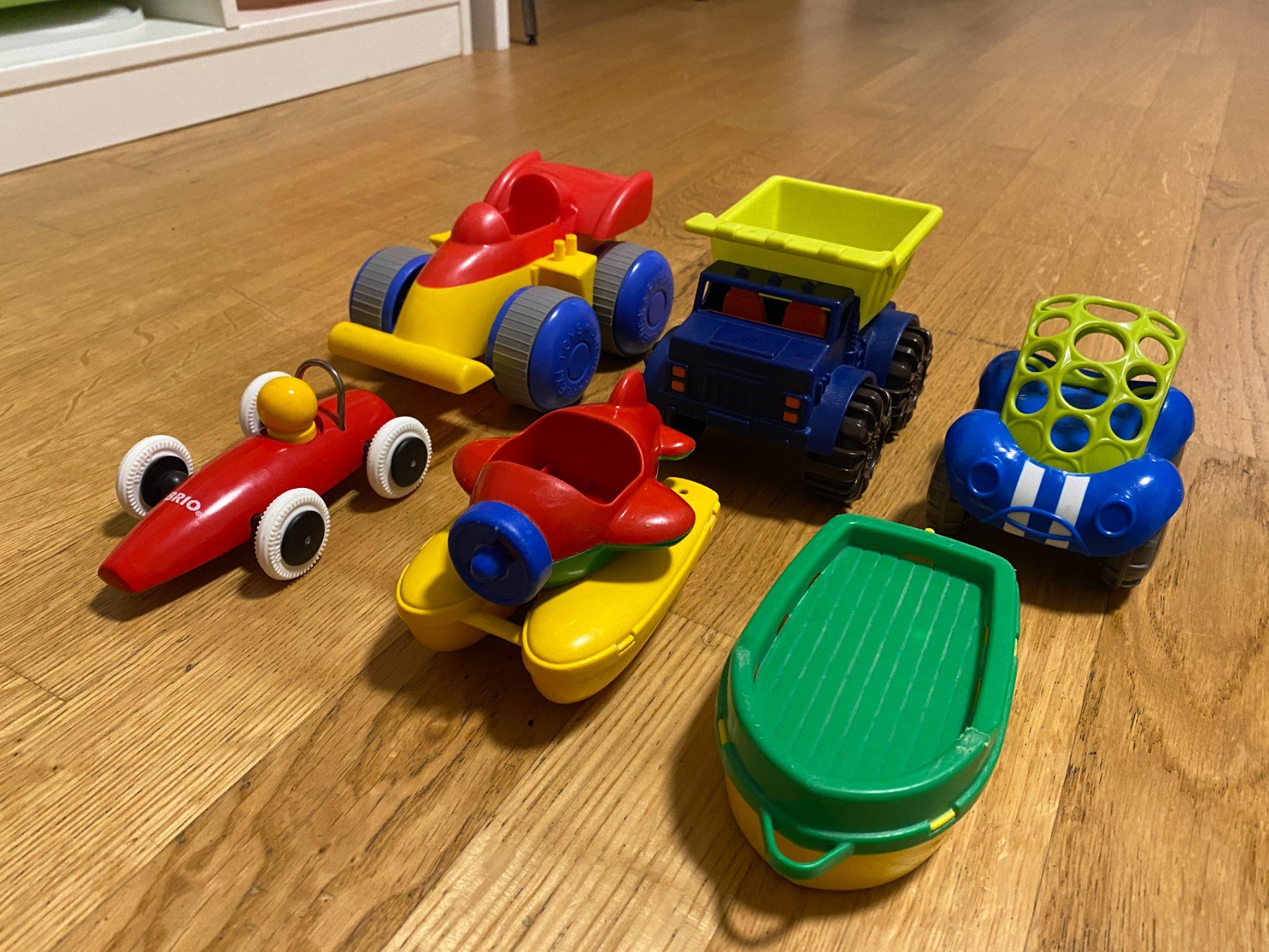 Giocattoli: [set] verschiedene Spielzeug: Auto, Boote – Usato da Duebendorf venduto da Alexandertreyer 3