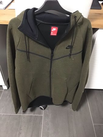 Nike Tech Fleece Kapuzenjacke Olivgrün Groesse L neu