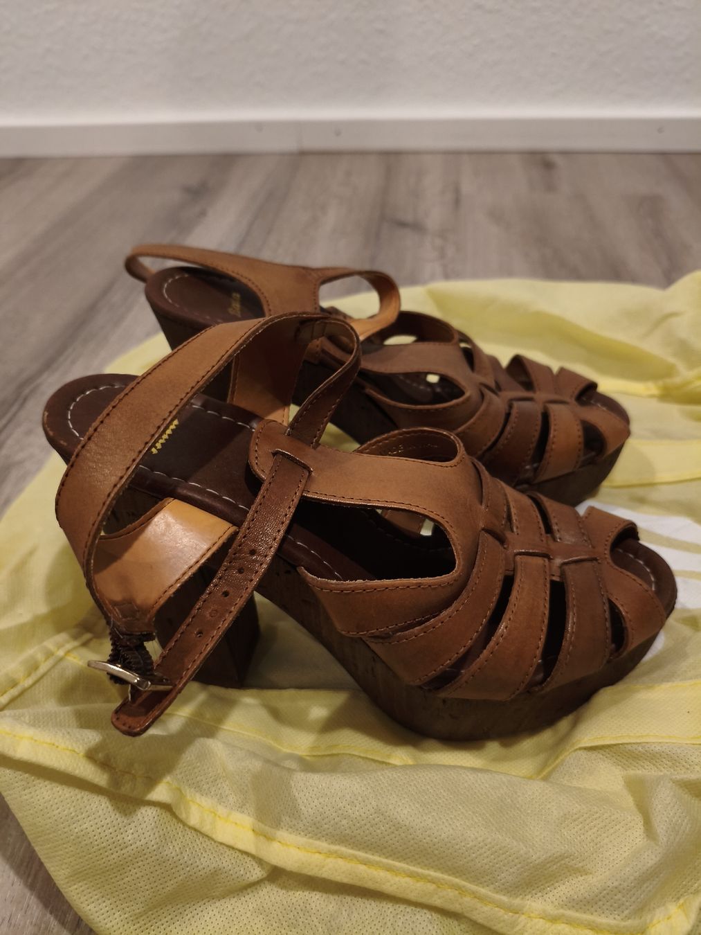 Scarpe da donna: Scarpe numero 38 Bata – Usato da Bioggio venduto da OresteIronix 3