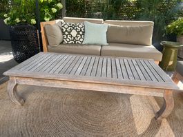Schöner Garten-Couchtisch Teakholz