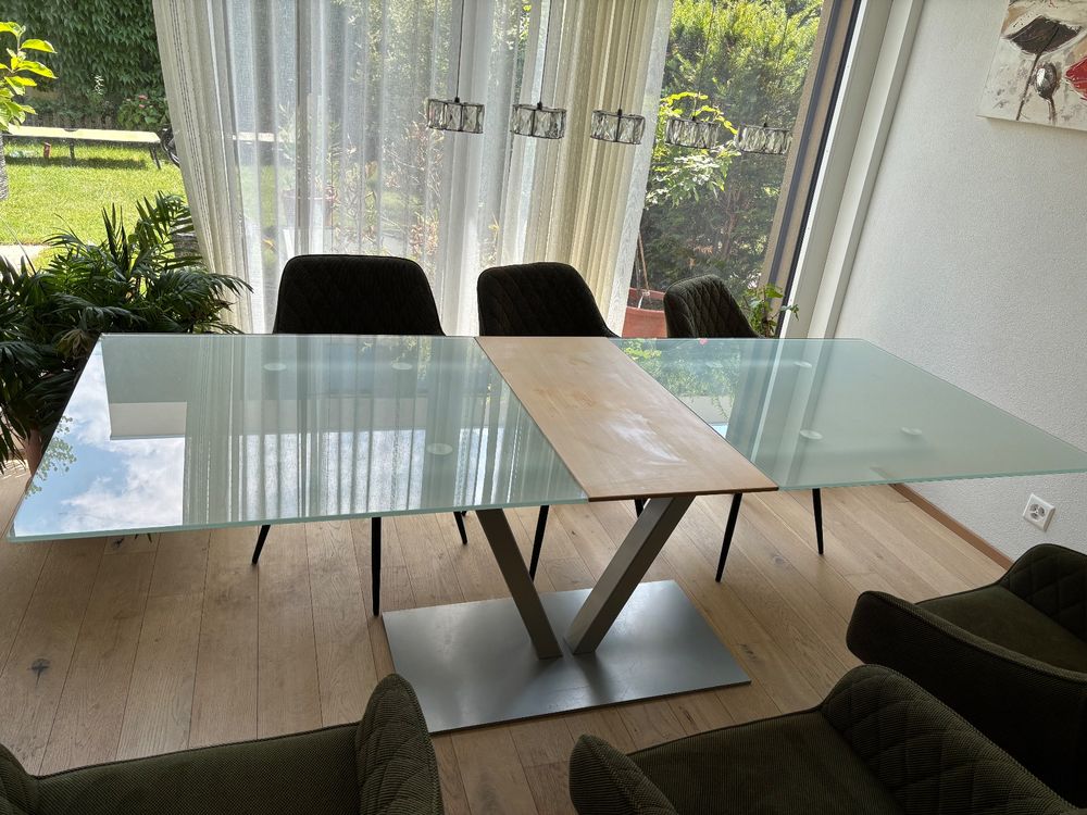 Table de salle à manger design en verre (D'occasion) à Villars-sur ...