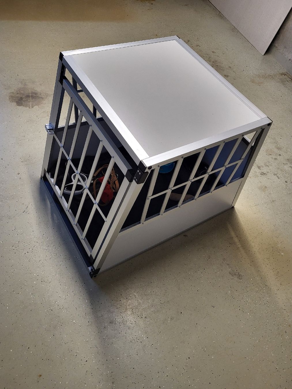 Gabbie, trasporto & Sicurezza: Hundebox fürs Auto – Usato da Gelfingen venduto da Elmuel 1