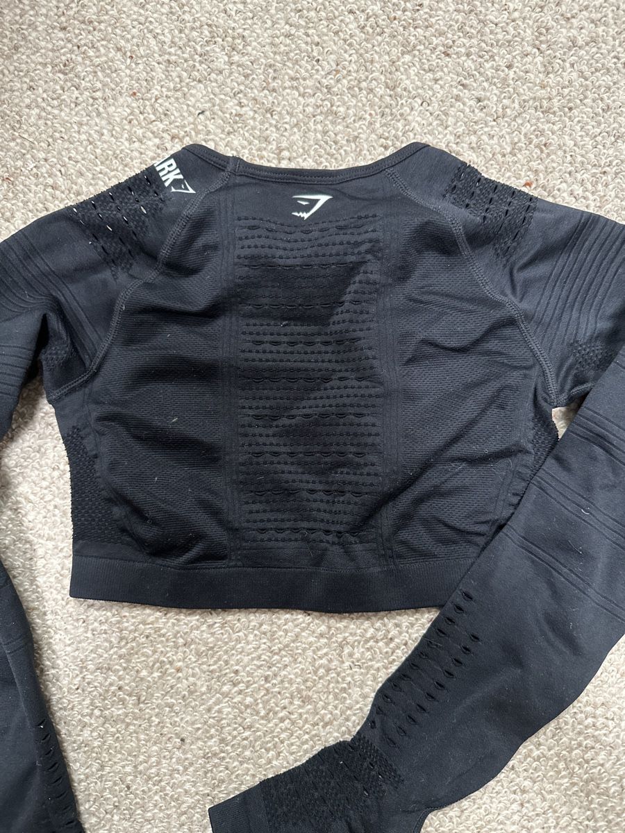 Top: Gymshark Crop Top – Nuovo (secondo la descrizione) da Tägerig venduto da Unbekannt5522 3