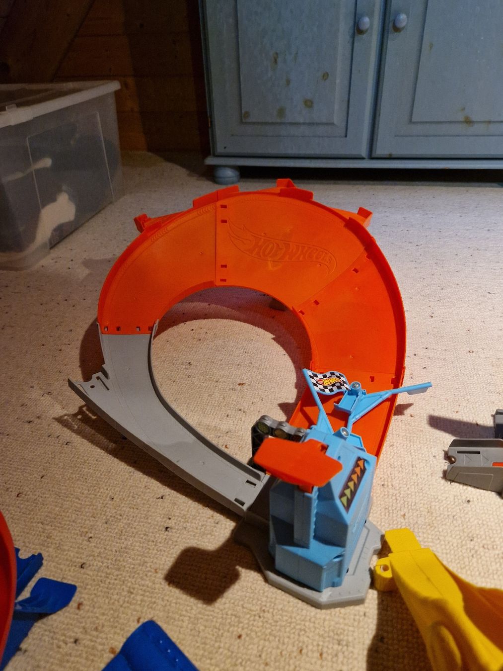 Hot Wheels Giocattoli: Hotwheels Bahn mit Loopings und mehr – Usato da Stallikon venduto da Schneeule 1