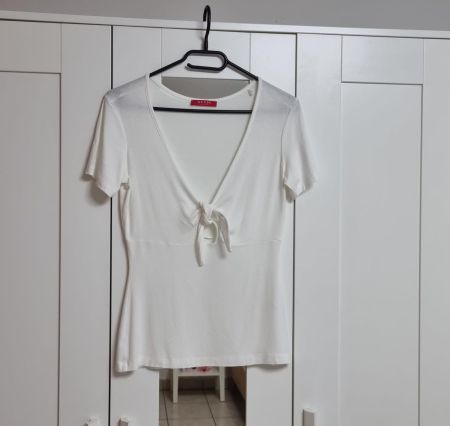 Maglietta GUESS taglia S come NUOVA