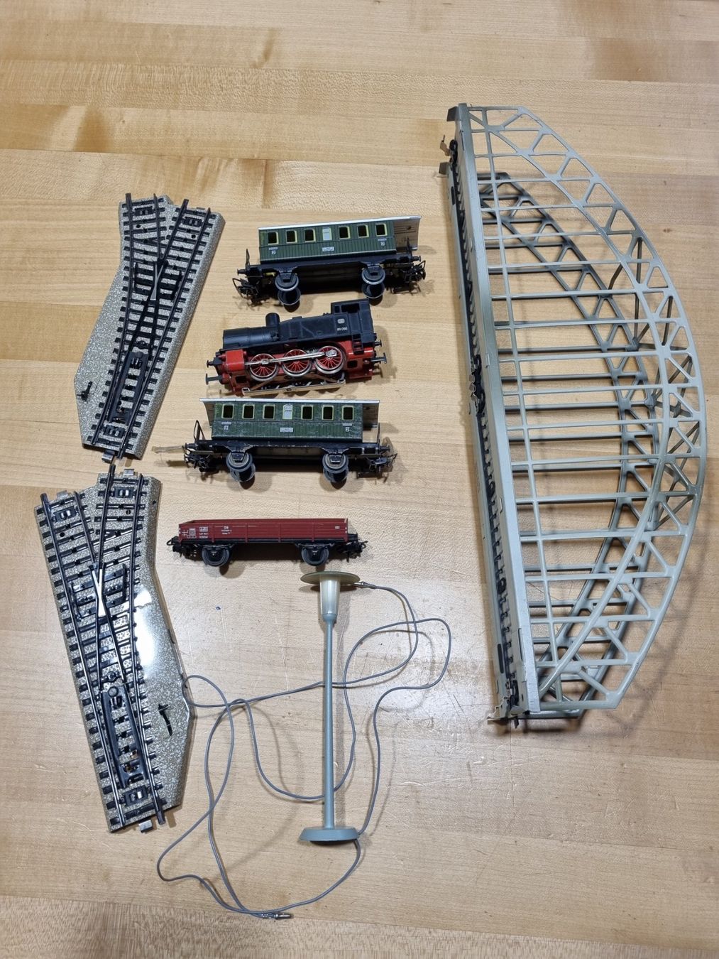 Märklin Modelleisenbahnen: Märklin Eisenbahn H0 alt – Defekt aus Dietikon von