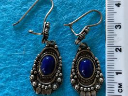 Silberohrhänger mit Lapislazuli