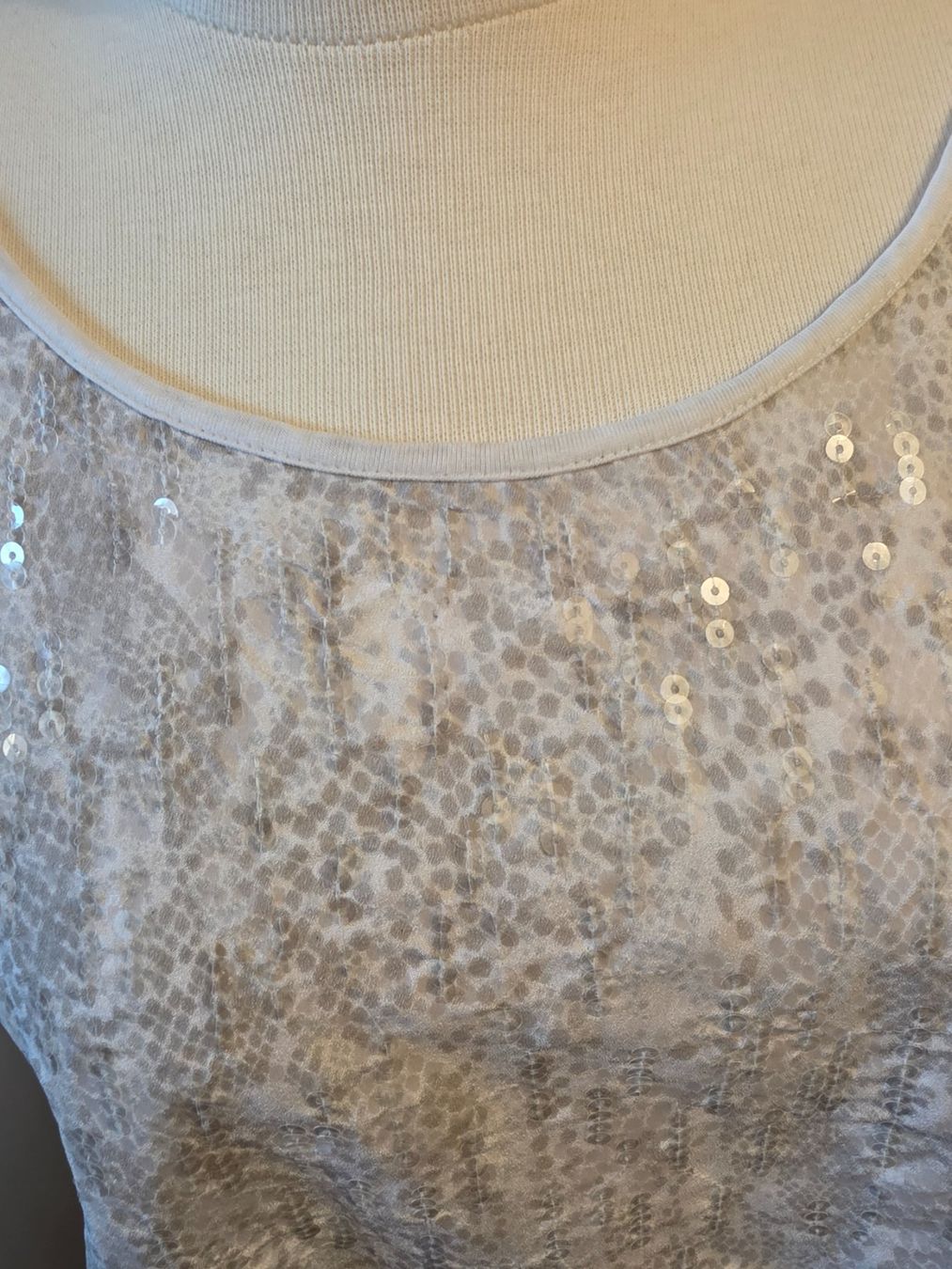 Calvin Klein Top: Oberteil mit Pailletten – Usato da Neerach venduto da Basile1 3