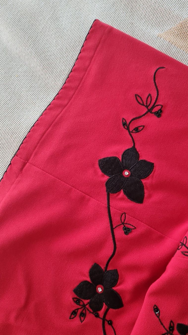 Vestiti: Cute red dress – Usato da Bonstetten venduto da Denitza87 5
