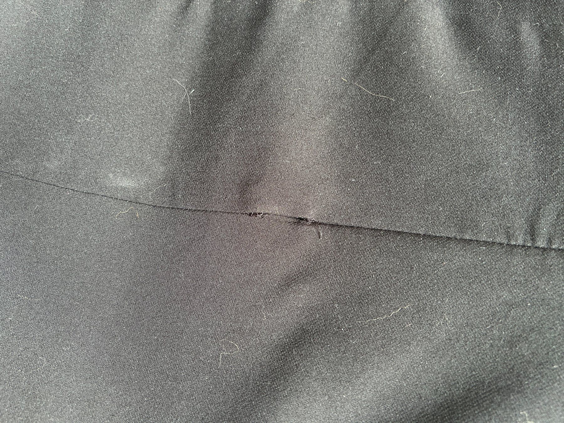 H&M Vestiti: Élégante robe fourreau de soirée noire – Usato da Soyhières venduto da Maponos 2