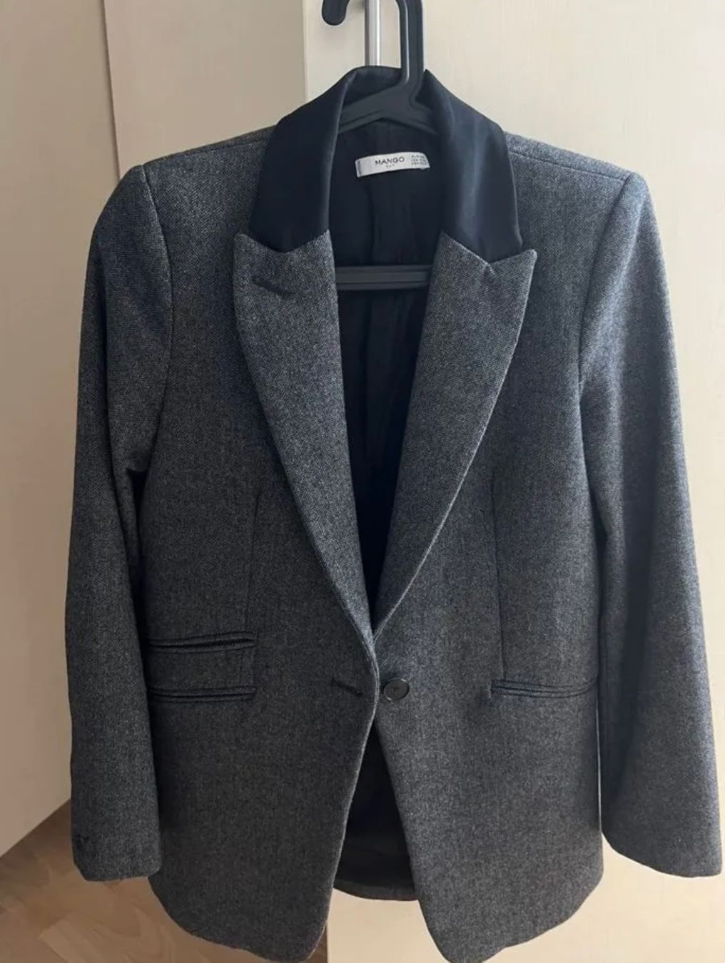Mango Giacche: Blazer mango xs – Usato da Forel (Lavaux) venduto da julie13