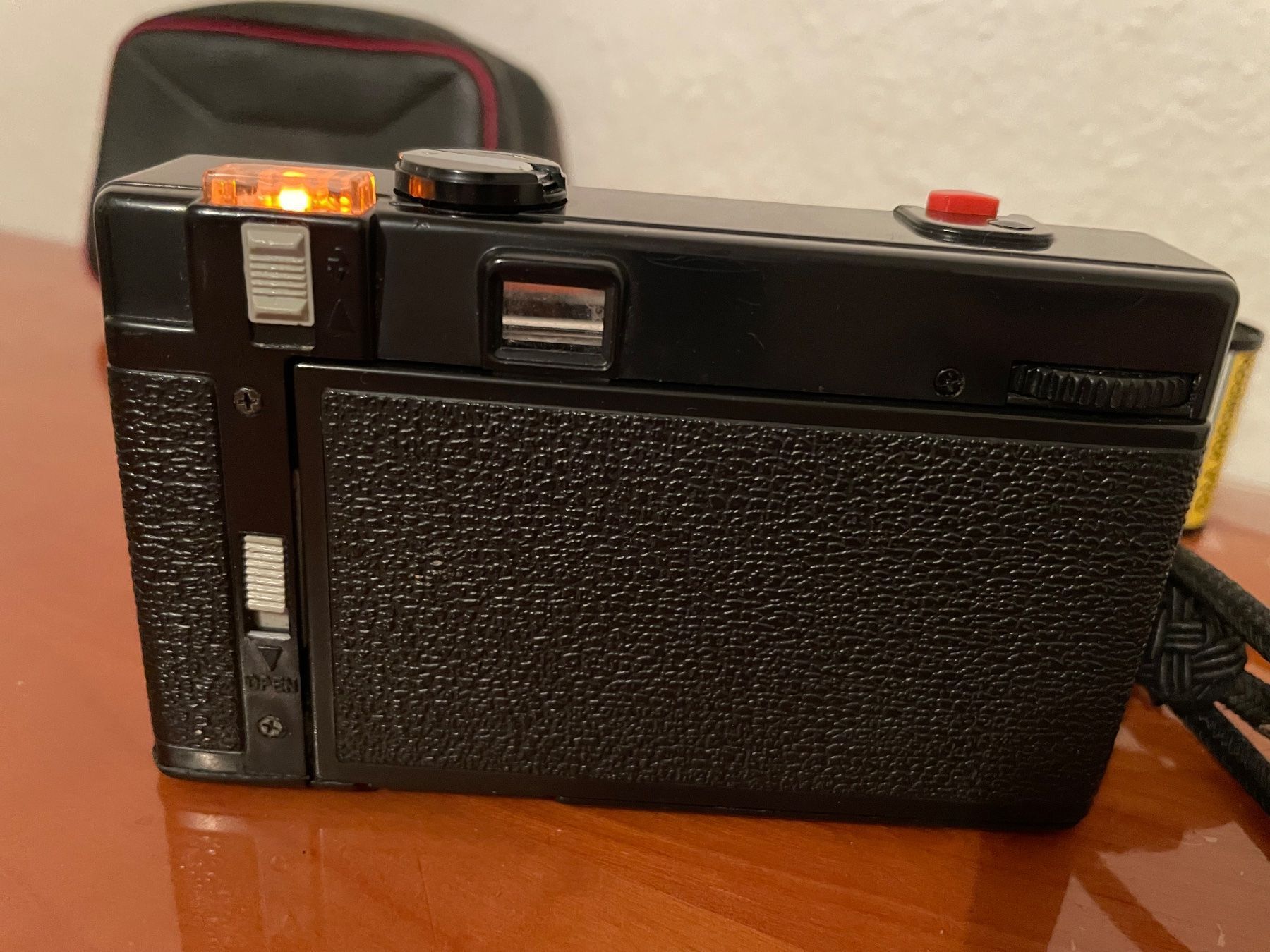 Yashica Fotocamera: YASHICA PARTNER ANALOG KAMERA – Usato da Zürich venduto da semi16 3