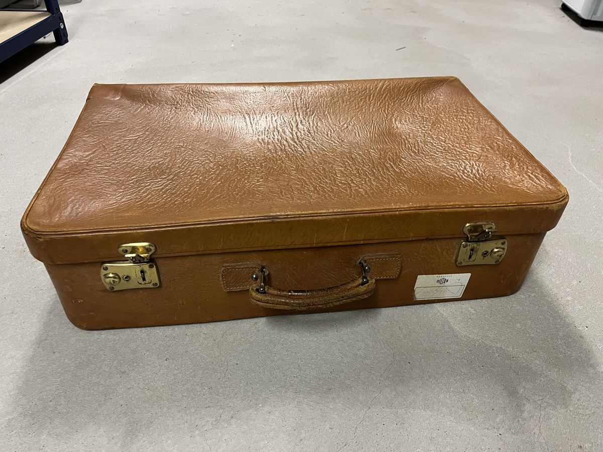 Valigie: Antiker Koffer – Usato da Bassersdorf venduto da rich39 2