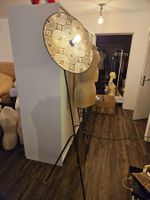 Stehlampe, Tripod Lampe mit speziellem Lampenschirm!