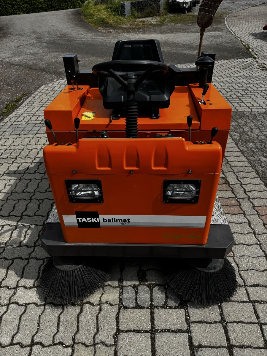 Tutte le macchine: Kehrmaschine TASKI Balimat 140T – Usato da Niederuzwil venduto da Michael1990_ 3