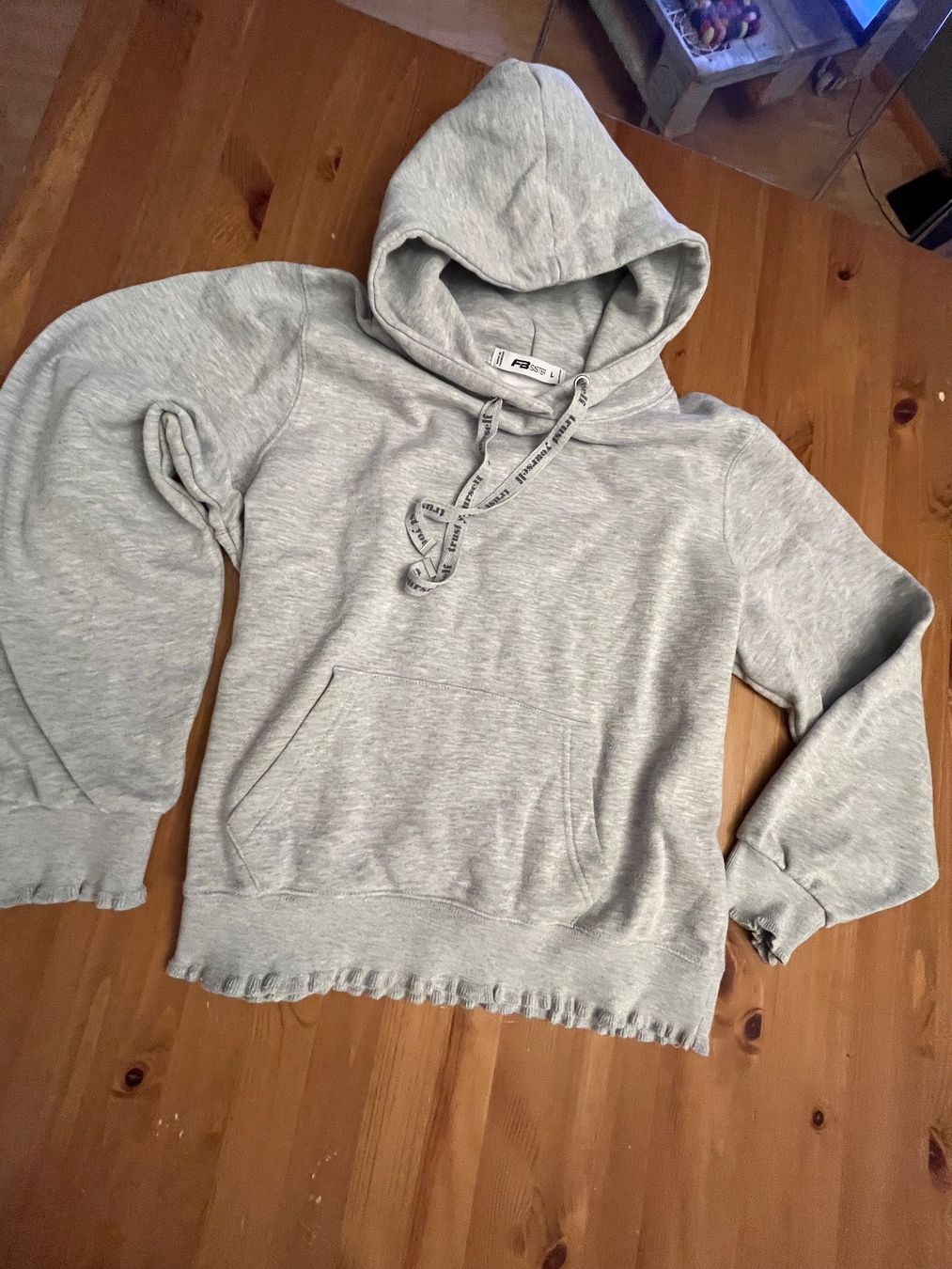 Maglioni & Felpe: Pully madchen m/l kurze – Usato da Küssnacht am Rigi venduto da ciucchino
